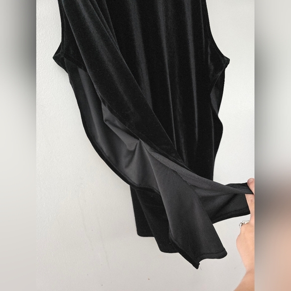 LYSSE Women’s Plus Size L/XL Black Velvet Velour Cold Shoulder Oversized Shirt - Picture 6 of 8